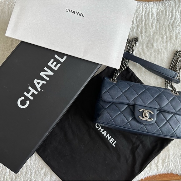 Chanel mini quilted flap bag limited edition in dark blue color. - Picture 5 of 5